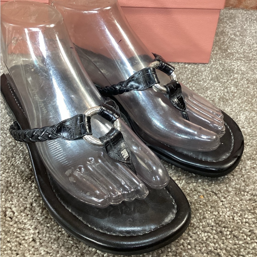 Brighton Cindy Womens black flip flop sandals size 7.5